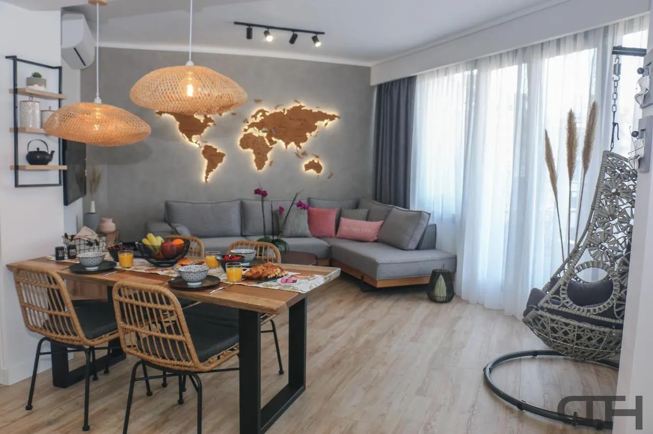 Luxury 80M2 Apartment With Balcony Downtown Selanik Yunanistan