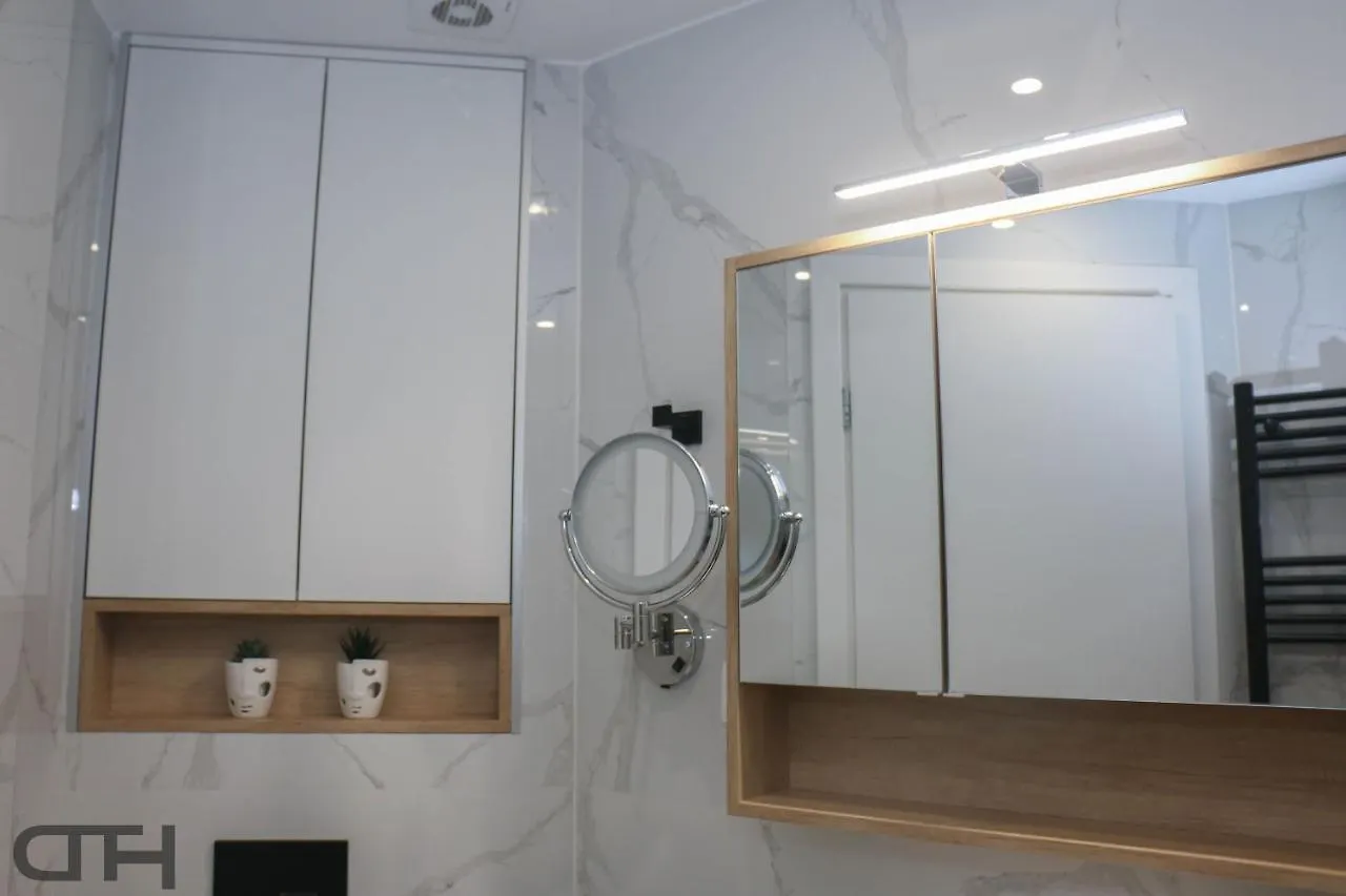 Luxury 80M2 Apartment With Balcony Downtown סלוניקי