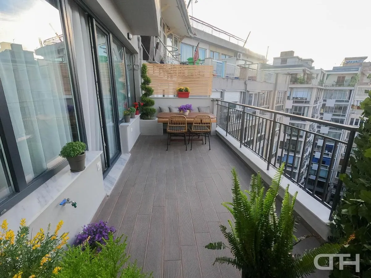 Luxury 80M2 Apartment With Balcony Downtown Saloniki