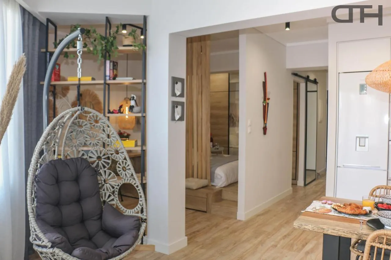 Luxury 80M2 Apartment With Balcony Downtown Selanik