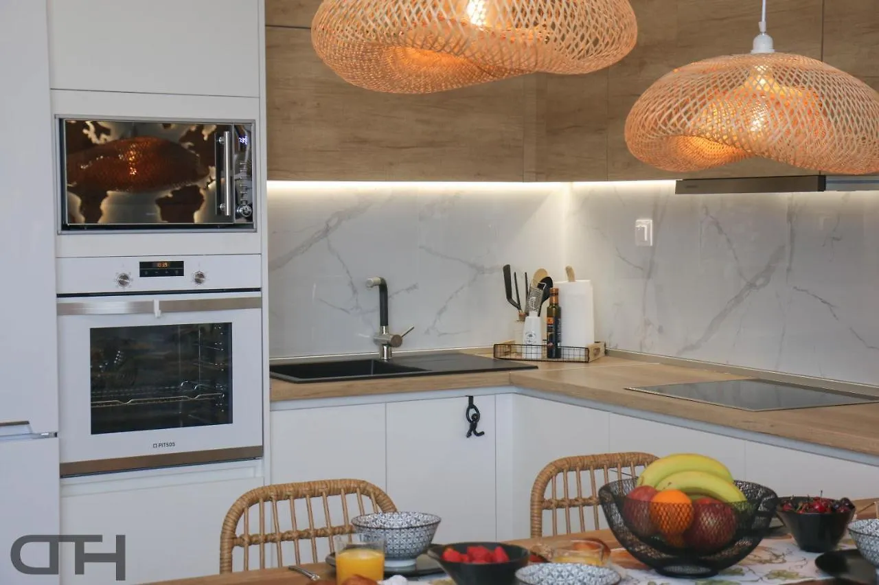 Luxury 80M2 Apartment With Balcony Downtown Selanik