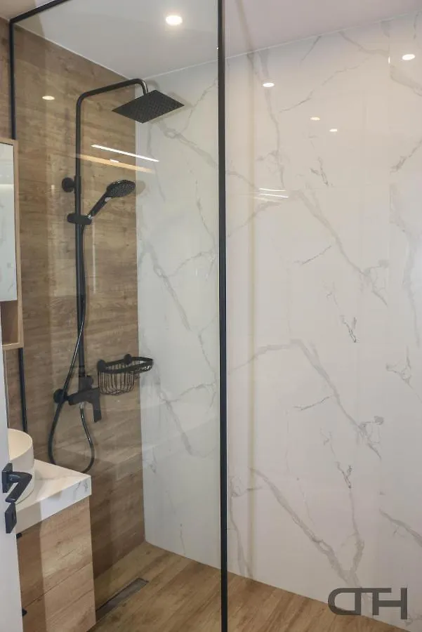 Luxury 80M2 Apartment With Balcony Downtown Saloniki