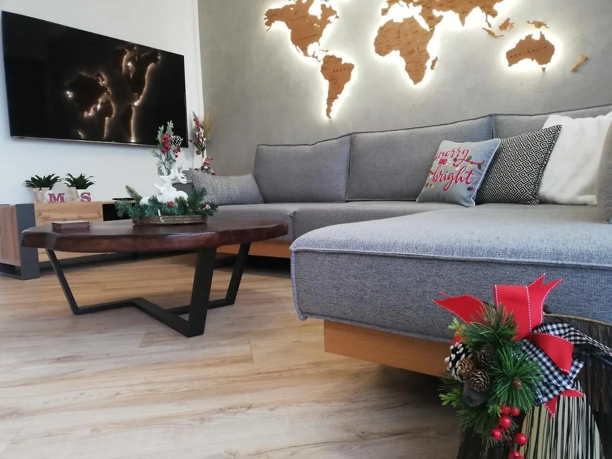 Luxury 80M2 Apartment With Balcony Downtown סלוניקי