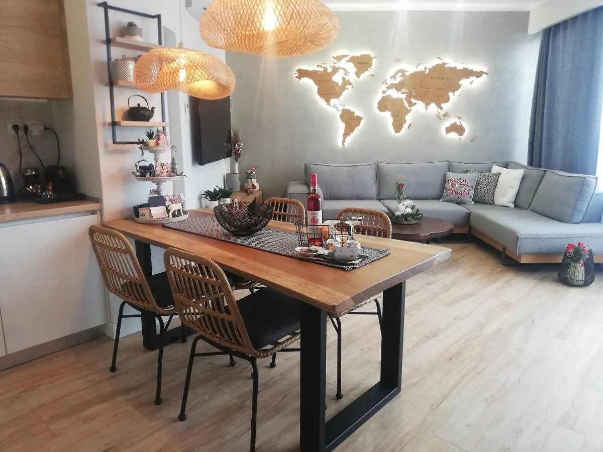 Luxury 80M2 Apartment With Balcony Downtown Saloniki